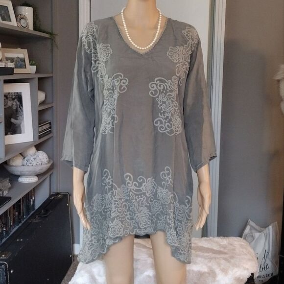 Johnny Was Women's Size Small Embroidered Olive Green Cupra Rayon Tunic Top - Picture 13 of 13